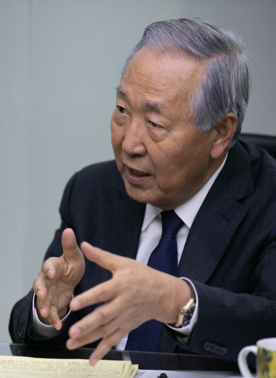 김철수 리인터내셔널 고문ㆍ무역투자연구원 이사장ㆍ前 상공부장관  박동욱기자 fufus@
